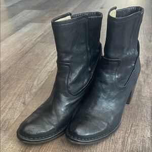 FRYE BOOTS Lucinda short scrunch